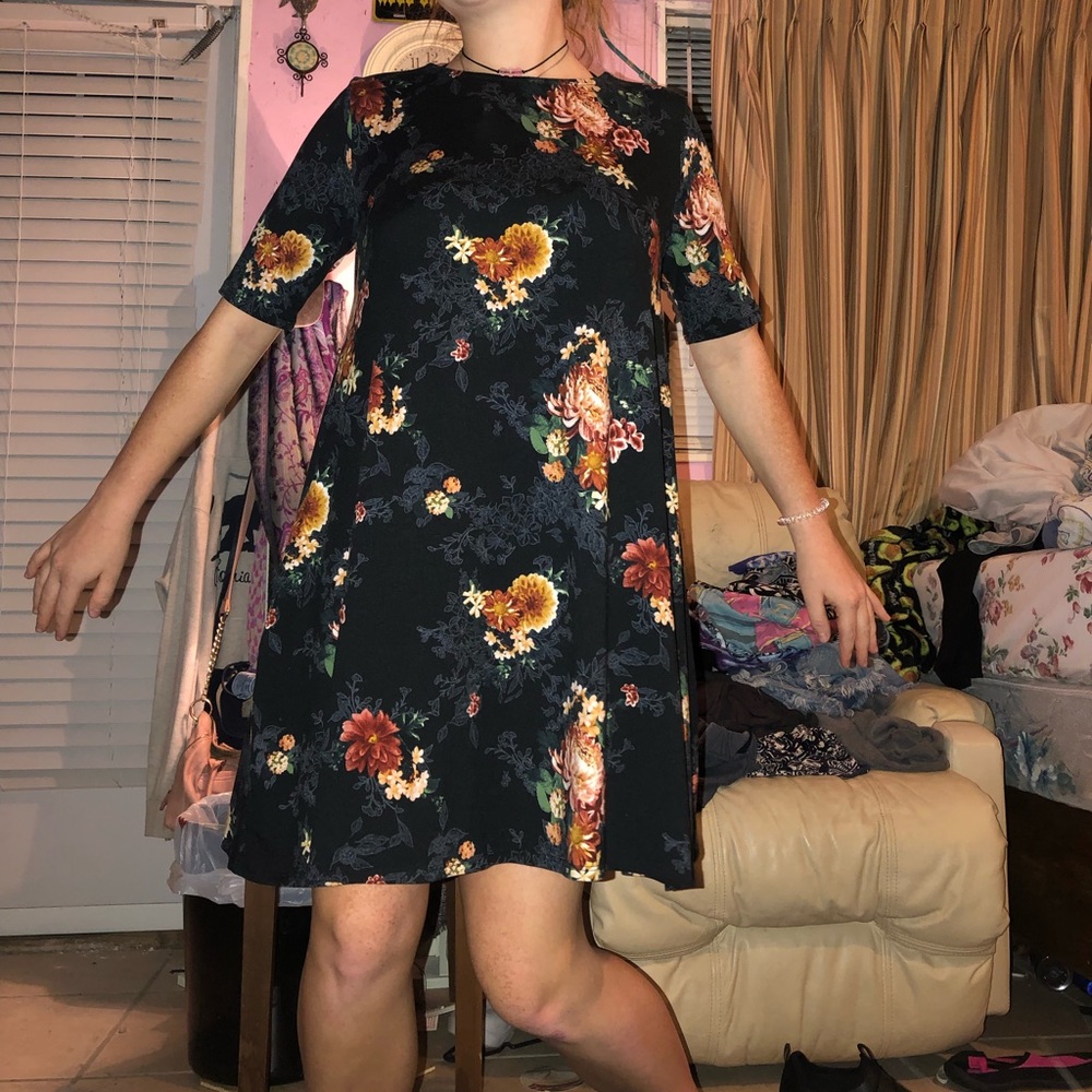 Agnes and Dora floral short sleeve dress (POCKETS)